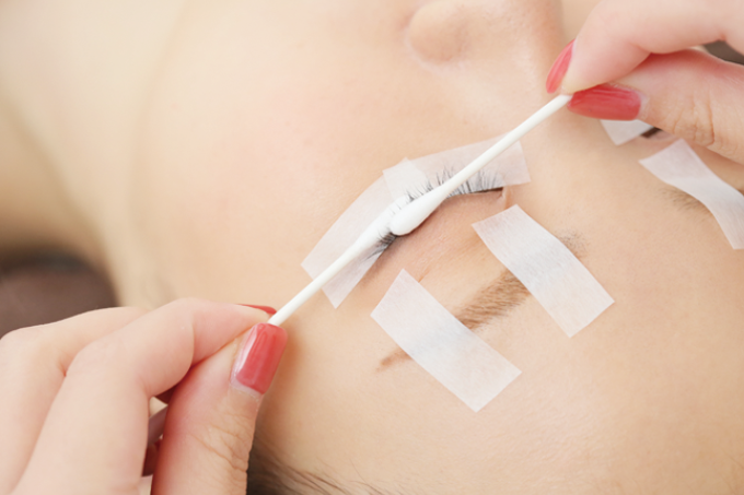 4.アイメイク、水分を取る